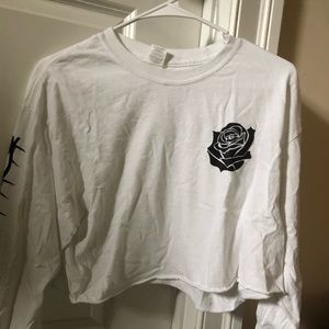 White crop top w/ black details